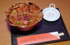 著名「北海道十勝帶廣名物豚丼」丼丼屋食堂期間限定